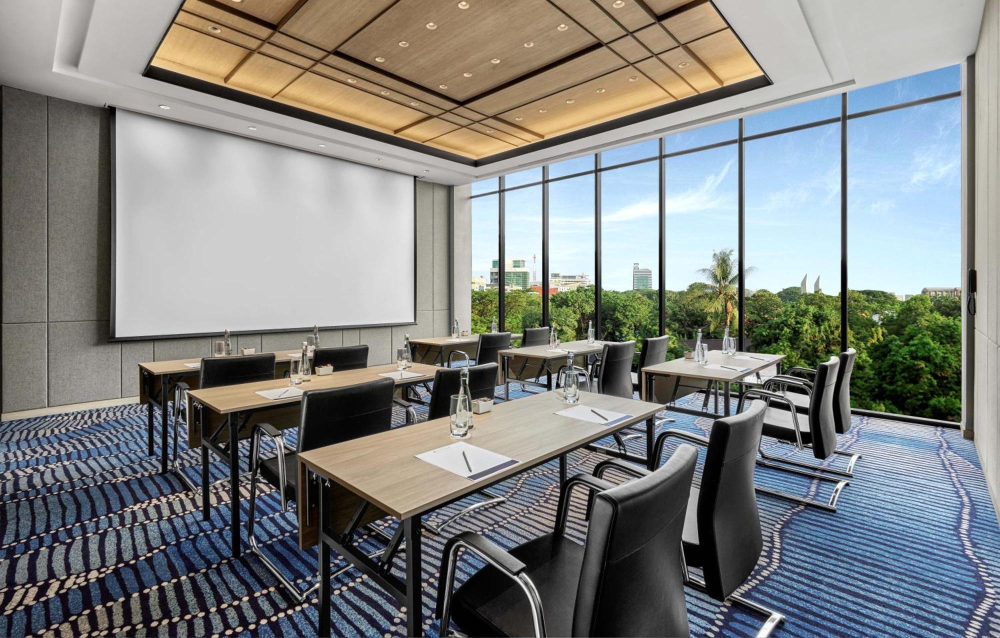 Hyatt Place Makassar Exterior photo
