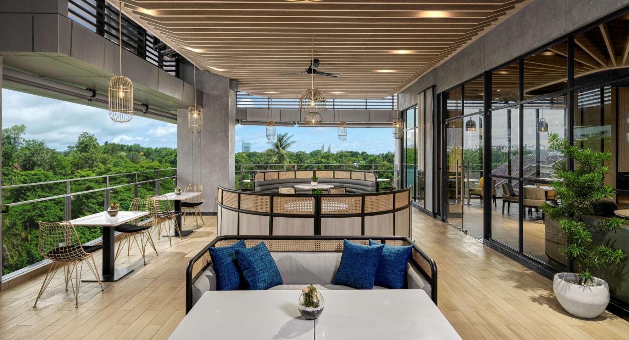 Hyatt Place Makassar Exterior photo