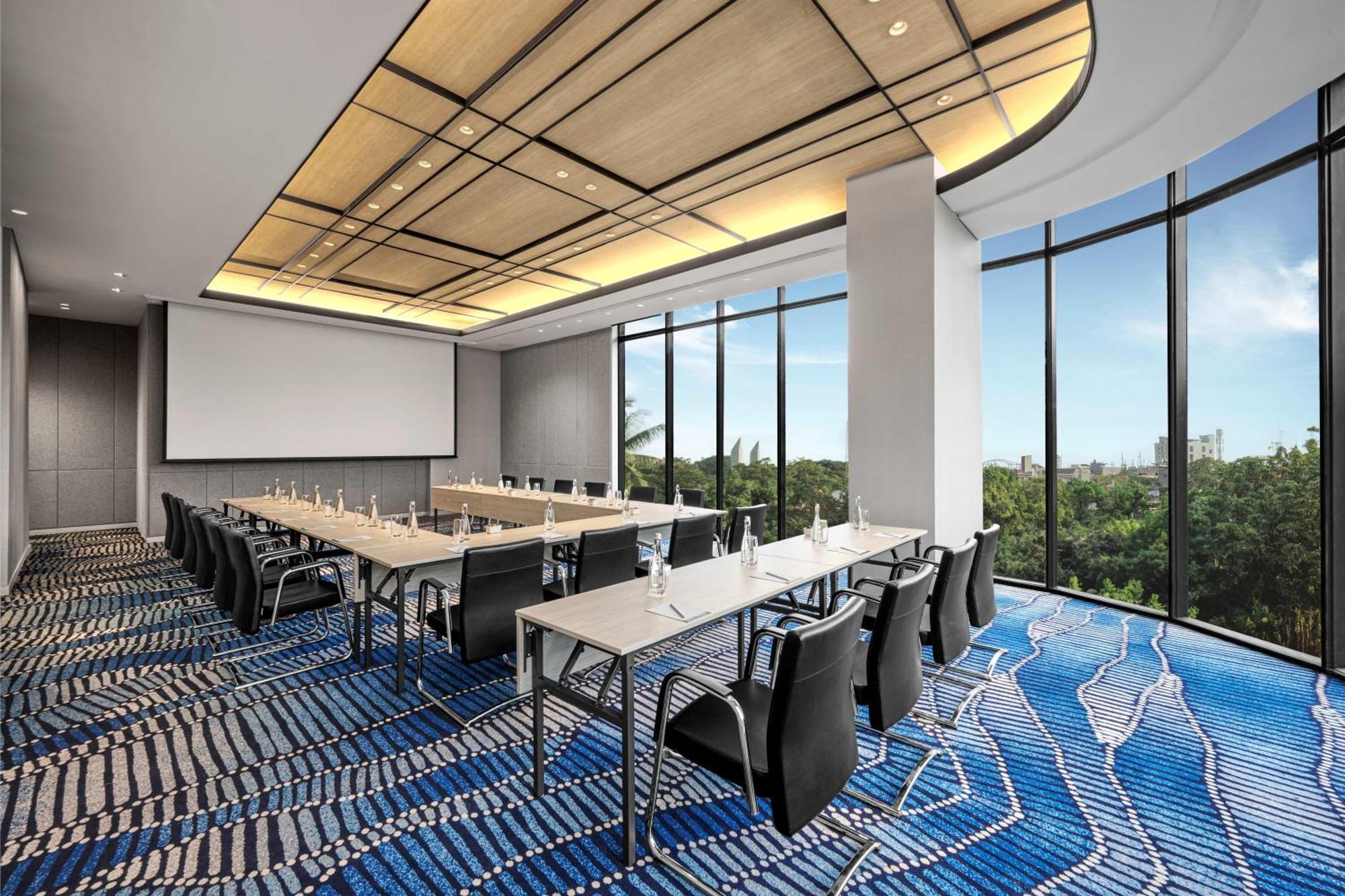 Hyatt Place Makassar Exterior photo
